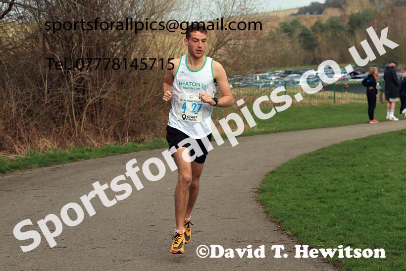 Senior and Veteran Men in the 2024 NECAA Road Relays Champs., Hetton Lyons Country Park, Hetton le Hole, County Durham. Photo: David T. Hewitson/Sports for All Pics